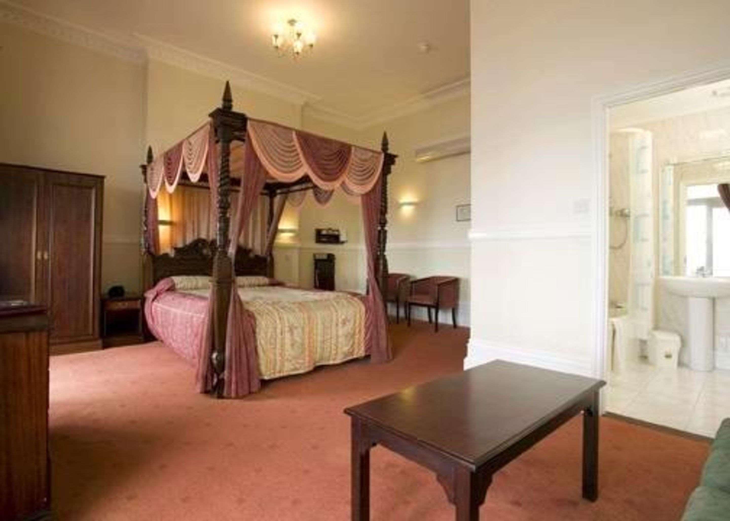 San Clu Hotel, Bar & Brasserie Ramsgate Bagian luar foto